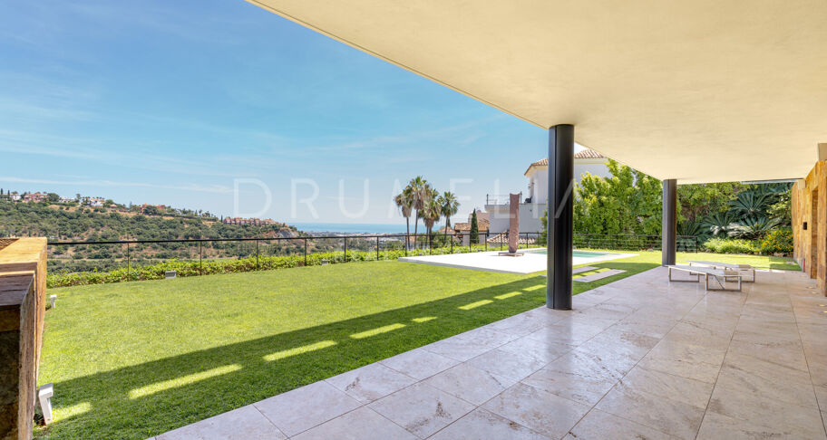 Villa Kasia - Contemporary villa with panoramic sea and mountain views