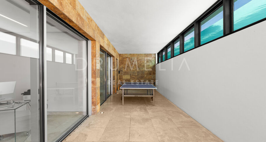 Villa Kasia - Contemporary villa with panoramic sea and mountain views