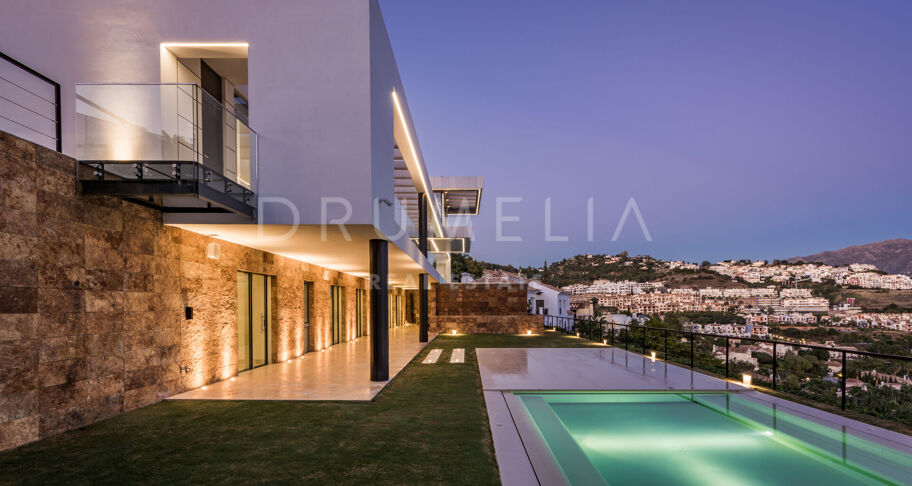 Villa Kasia - Contemporary villa with panoramic sea and mountain views