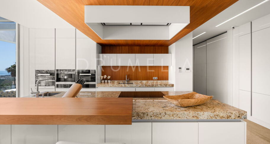 Villa Kasia - Contemporary villa with panoramic sea and mountain views