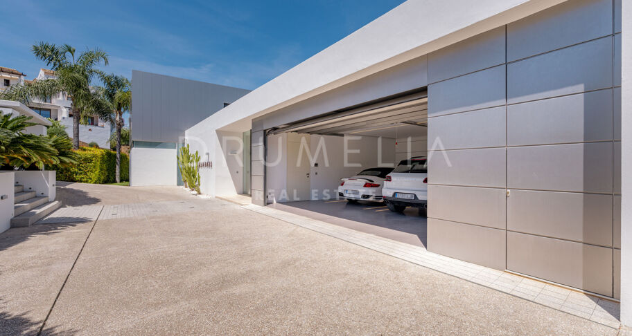 Villa Kasia - Contemporary villa with panoramic sea and mountain views