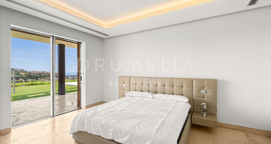 Villa Kasia - Contemporary villa with panoramic sea and mountain views