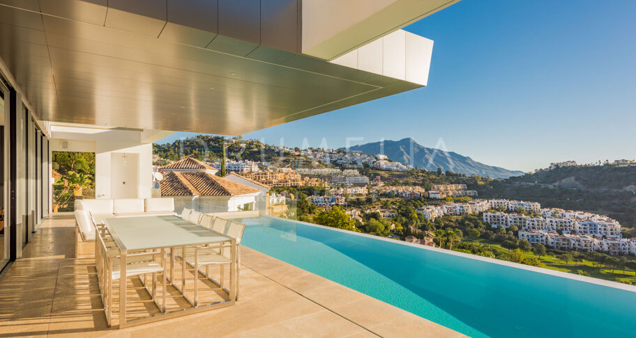 Villa Kasia - Contemporary villa with panoramic sea and mountain views