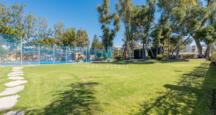 Parcela en venta en Paraiso Barronal, Estepona Este