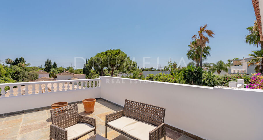 Casa Miranda - Villa in Los Llanos de Nagüeles. Opportunity for investors near Sierra Blanca, Marbella