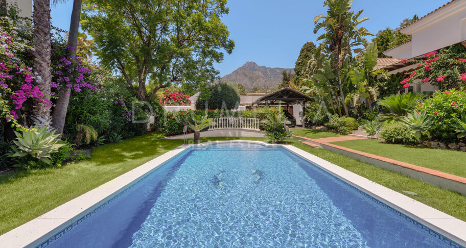 Casa Miranda - Villa in Los Llanos de Nagüeles. Opportunity for investors near Sierra Blanca, Marbella