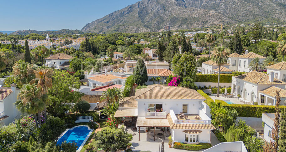 Casa Miranda - Villa in Los Llanos de Nagüeles. Opportunity for investors near Sierra Blanca, Marbella