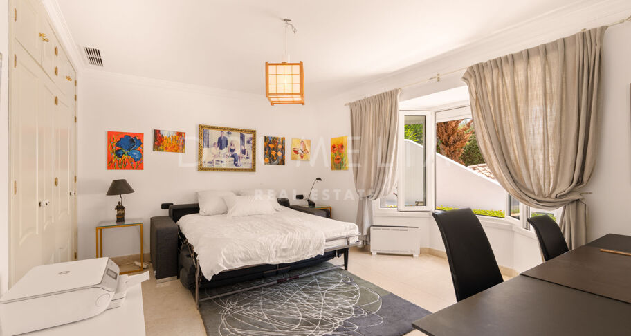 Casa Miranda - Villa in Los Llanos de Nagüeles. Opportunity for investors near Sierra Blanca, Marbella