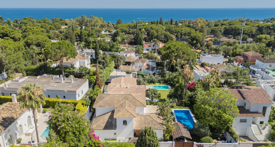 Casa Miranda - Villa in Los Llanos de Nagüeles. Opportunity for investors near Sierra Blanca, Marbella