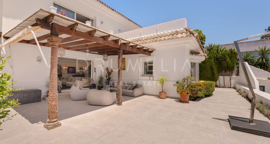 Casa Miranda - Villa in Los Llanos de Nagüeles. Opportunity for investors near Sierra Blanca, Marbella