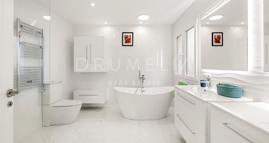 Renovierte strandnahe Villa in Marbesa, Marbella Ost