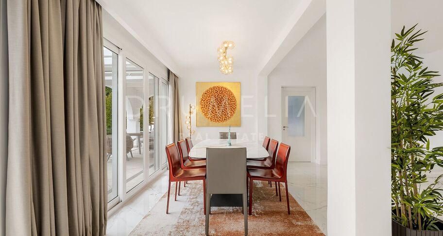 Renovierte strandnahe Villa in Marbesa, Marbella Ost