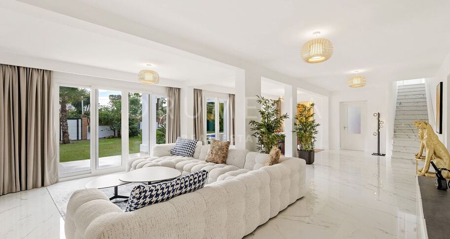 Renovierte strandnahe Villa in Marbesa, Marbella Ost