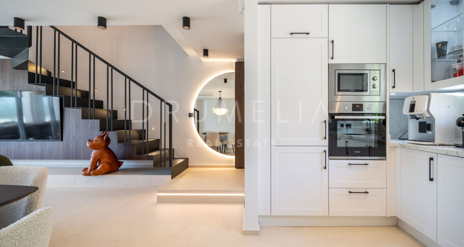 Elegante townhouse aan de Golden Mile op loopafstand van Puente Romano en het strand