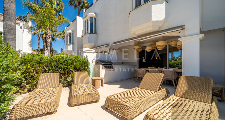 Elegante townhouse aan de Golden Mile op loopafstand van Puente Romano en het strand