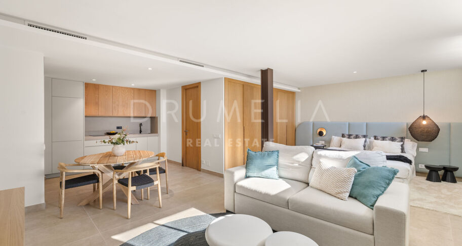 Villa moderna con solárium en la azotea en La Alquería, Benahavís