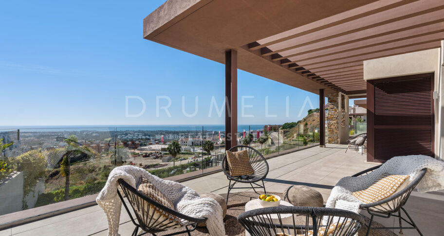 Villa moderna con solárium en la azotea en La Alquería, Benahavís