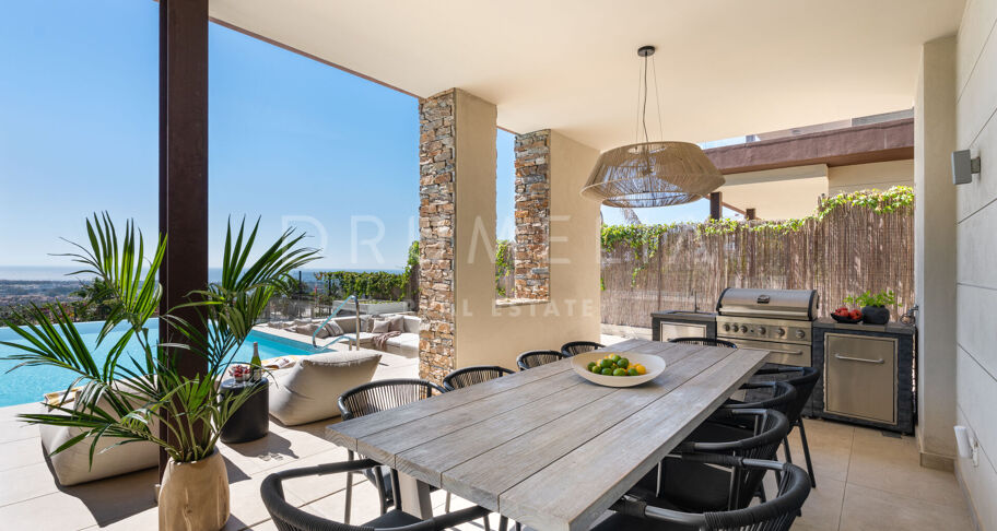 Villa moderna con solárium en la azotea en La Alquería, Benahavís