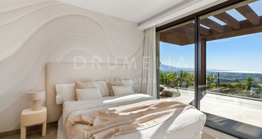 Villa moderna con solárium en la azotea en La Alquería, Benahavís