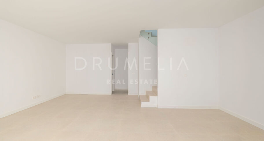 Villa moderne mitoyenne avec piscine à Atalaya