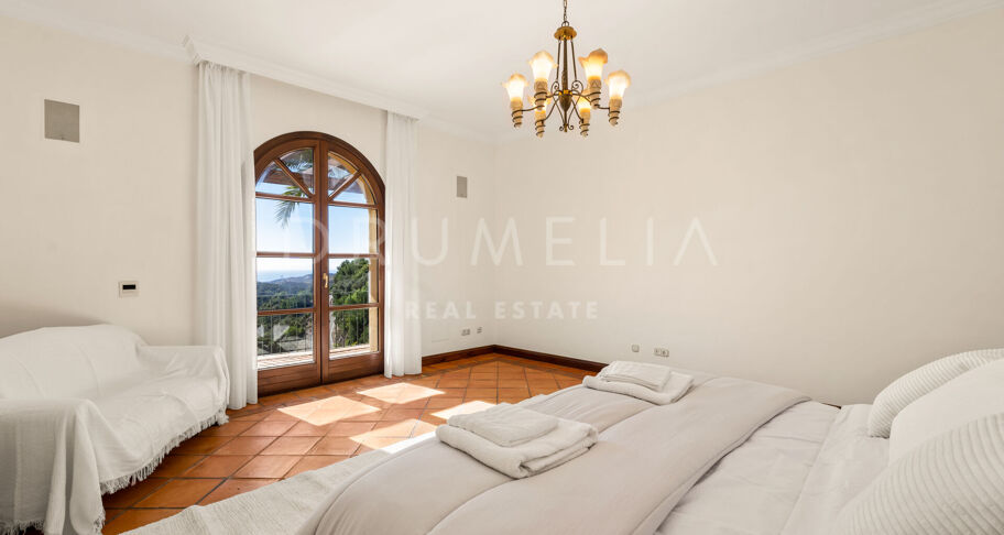 Villa i La Zagaleta, Benahavís med Panoramautsikt og Privatliv
