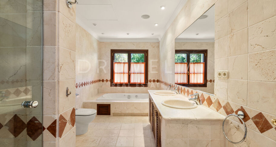 Villa i La Zagaleta, Benahavís med Panoramautsikt og Privatliv