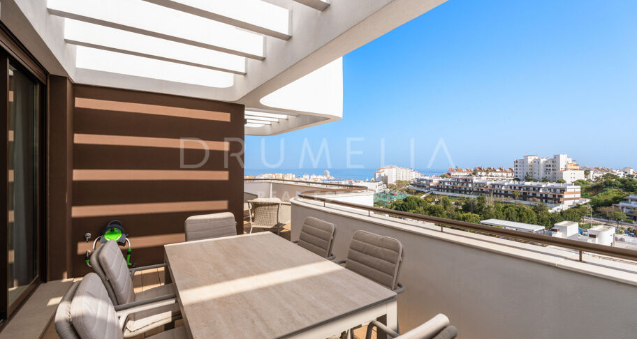 Moderne toppleilighet med havutsikt i Estepona
