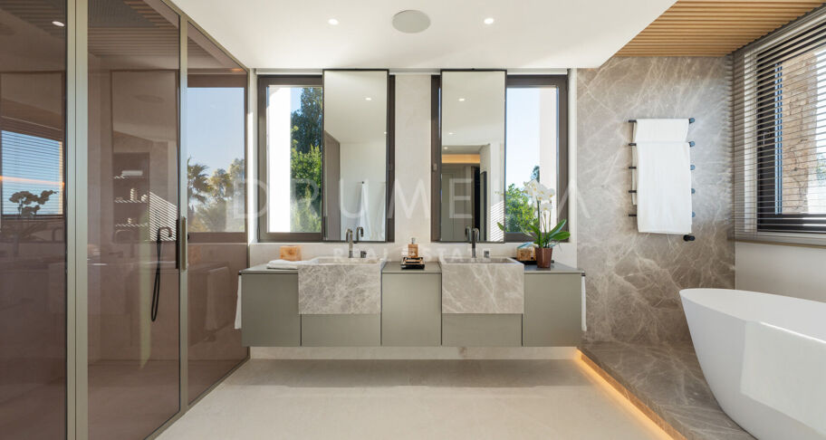 Villa de luxe avec vue mer à Marbella Hill Club