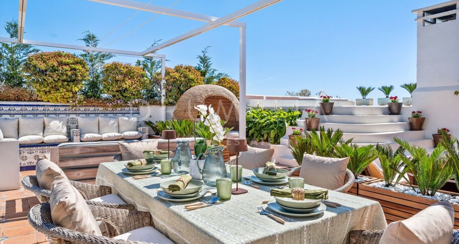 Storslått nylig renovert penthouse med 360º utsikt over hav, golf og La Concha i Guadalmina Alta, Langtidsleie
