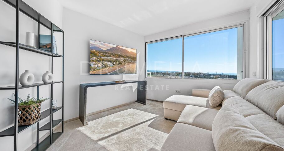 Storslått nylig renovert penthouse med 360º utsikt over hav, golf og La Concha i Guadalmina Alta, Langtidsleie