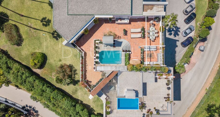 Storslått nylig renovert penthouse med 360º utsikt over hav, golf og La Concha i Guadalmina Alta, Langtidsleie