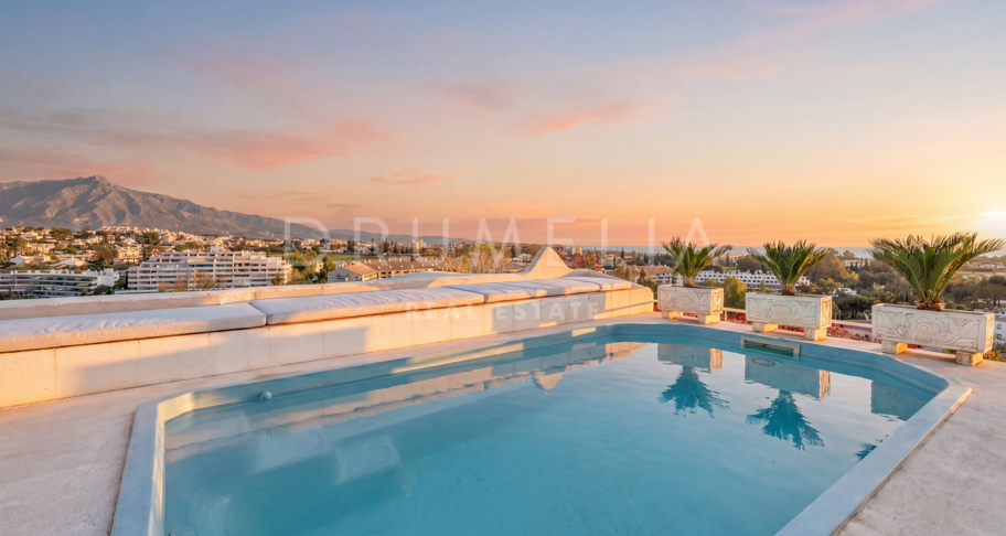 Storslått nylig renovert penthouse med 360º utsikt over hav, golf og La Concha i Guadalmina Alta, Langtidsleie