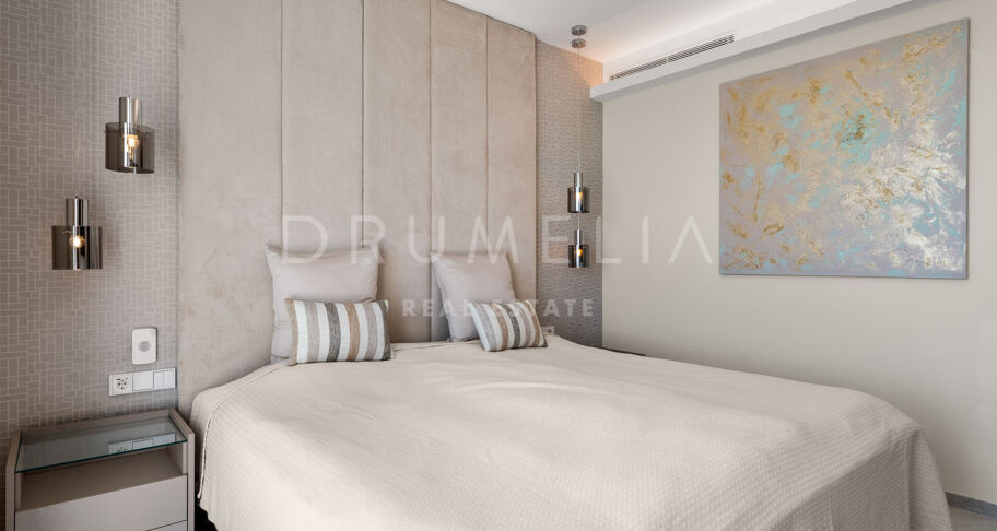 Ático Dúplex en Real de La Quinta con Vistas Panorámicas al Mar