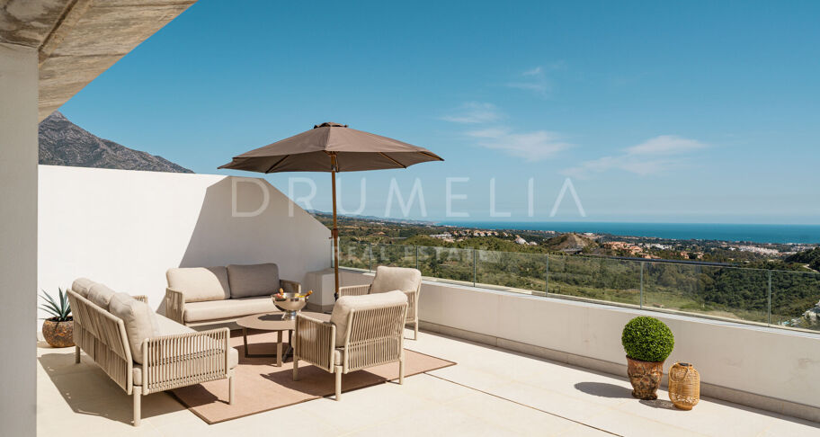 Ático Dúplex en Real de La Quinta con Vistas Panorámicas al Mar