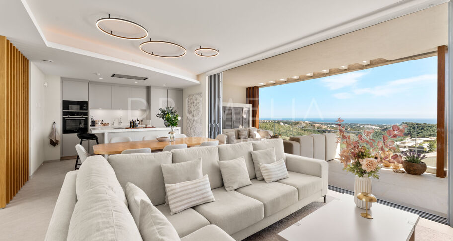 Ático Dúplex en Real de La Quinta con Vistas Panorámicas al Mar