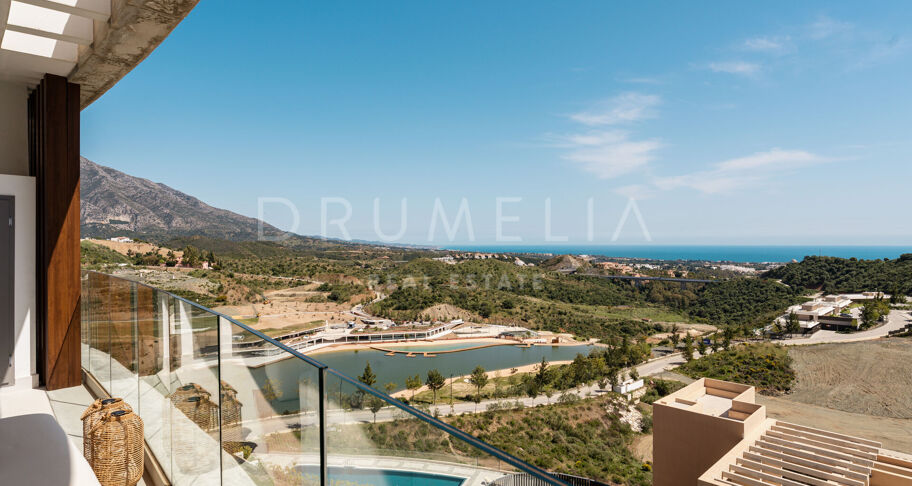 Ático Dúplex en Real de La Quinta con Vistas Panorámicas al Mar