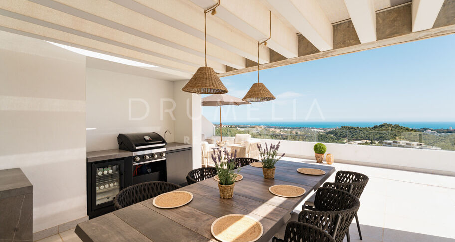 Ático Dúplex en Real de La Quinta con Vistas Panorámicas al Mar