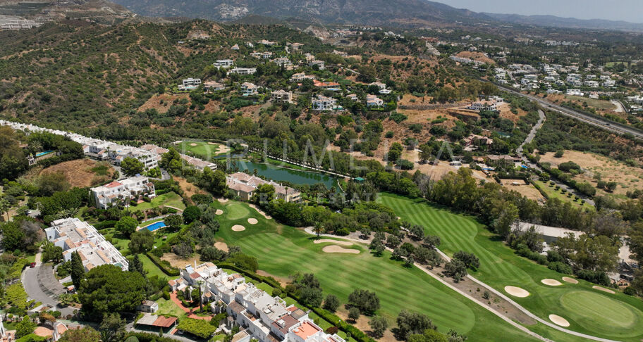 Renoverad radhus i frontläge vid golfbanan i La Quinta med panoramautsikt