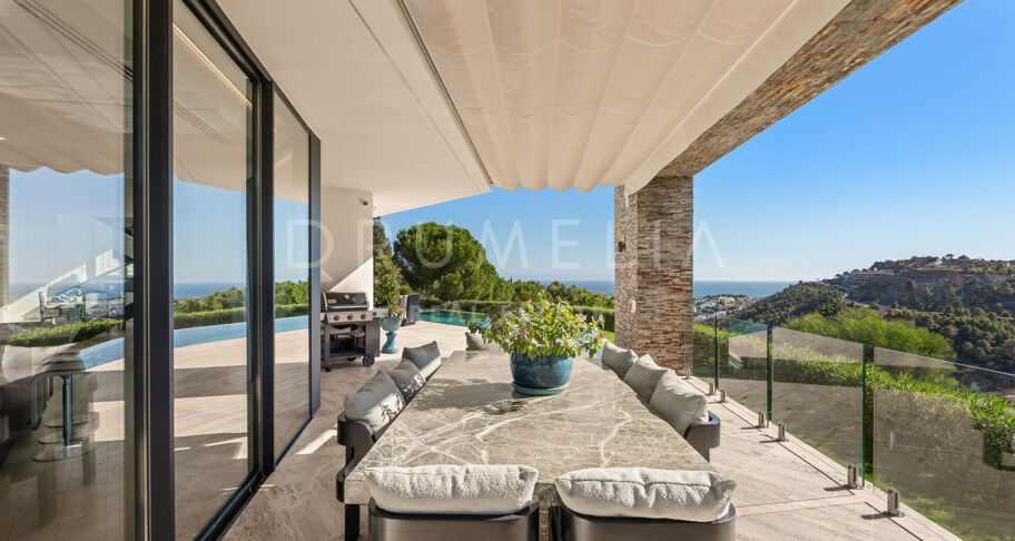 Moderne villa med panoramautsikt over hav og fjell i El Madroñal, Benahavís