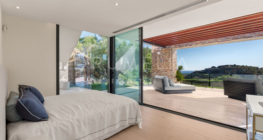Moderne villa med panoramautsikt over hav og fjell i El Madroñal, Benahavís