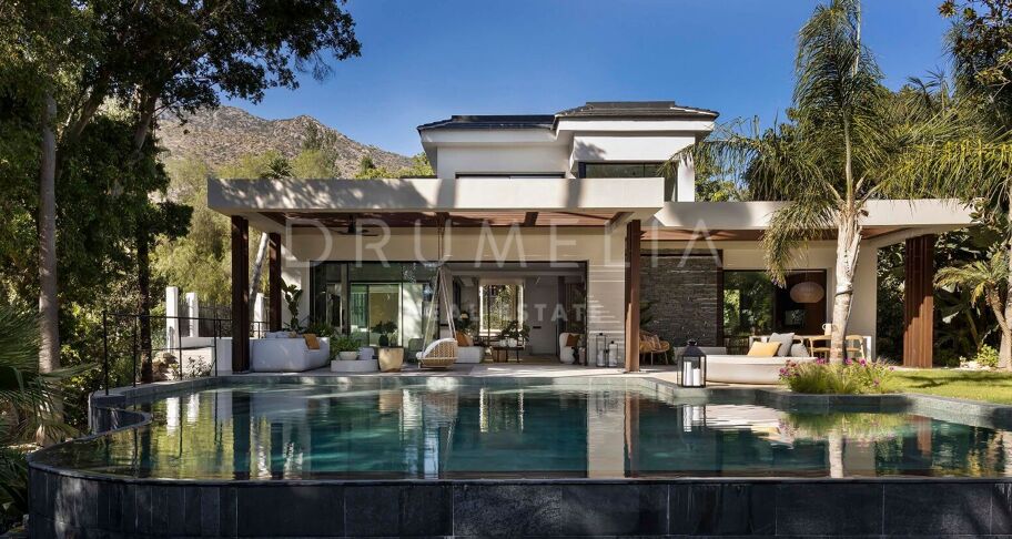 Villa independiente, reformada con diseño oriental en Marbella Hill Club