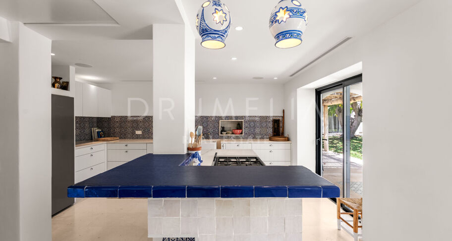 Villa Jori - Andalusian-Style Residence near the Beach in Guadalmina Baja