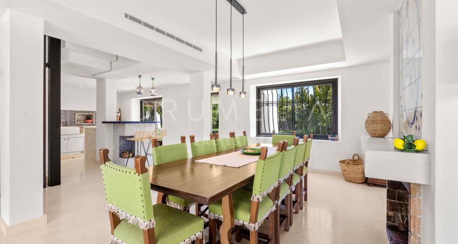 Villa Jori - Andalusian-Style Residence near the Beach in Guadalmina Baja