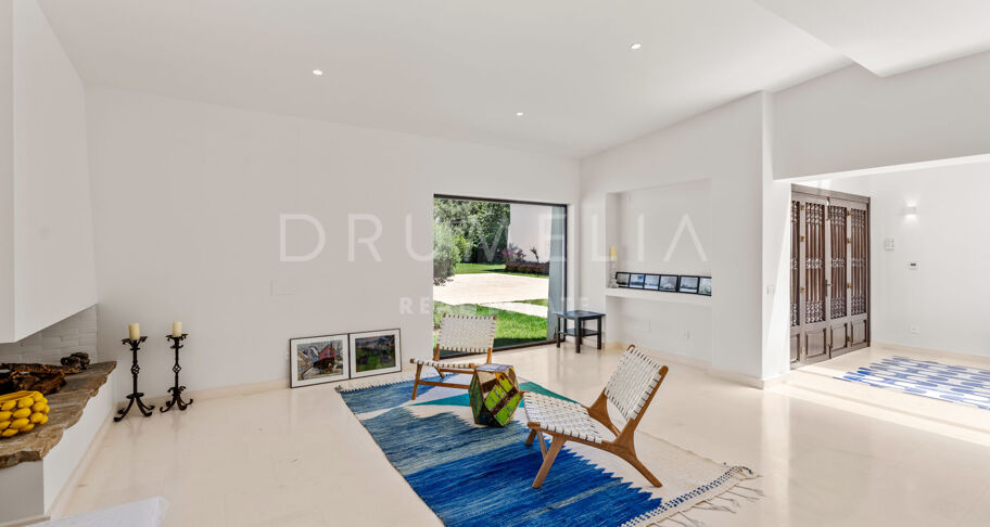 Villa Jori - Andalusian-Style Residence near the Beach in Guadalmina Baja