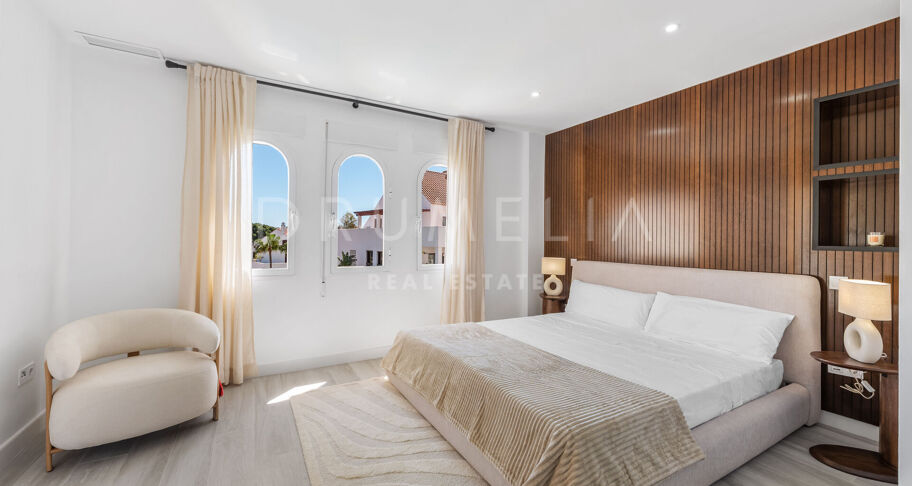 Odnowione mieszkanie w Nueva Andalucía, spacerem do Puerto Banús