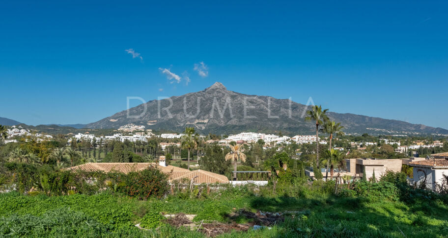 Contemporary six-bedroom villa under construction with sea and mountain views, private pool, and extensive leisure areas in Nueva Andalucía, Marbella