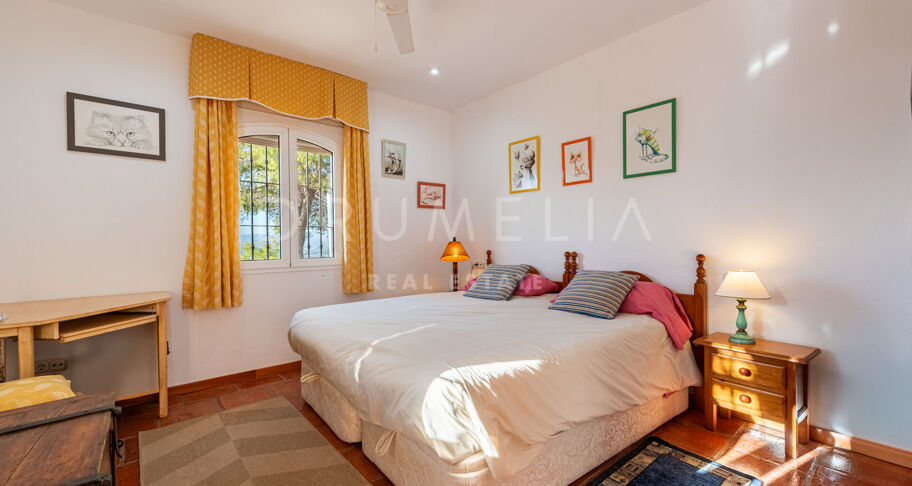 Andalusiska Villa med Panoramic Valley Views, Tennis Court & Guest House i Alhaurín de la Torre, Málaga