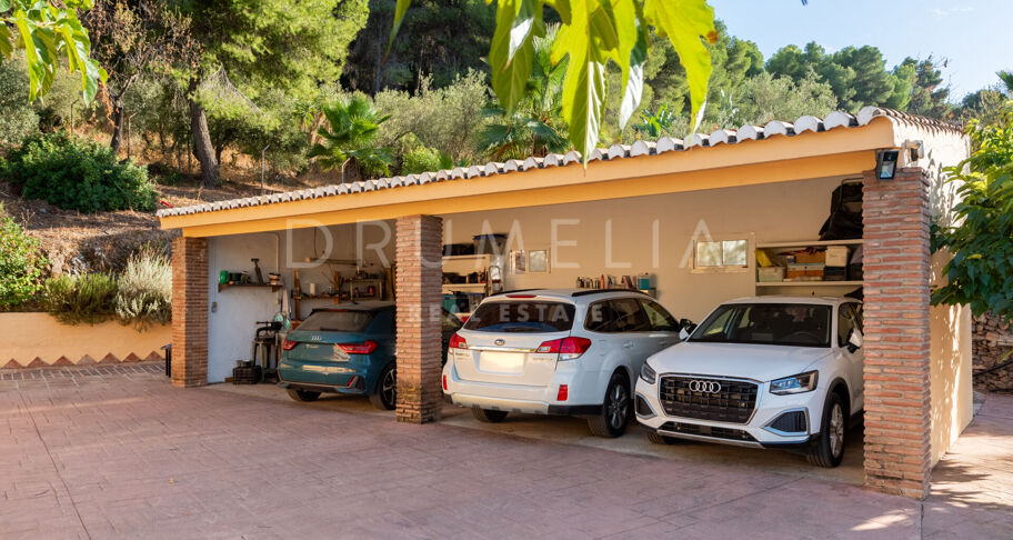 Andalusiska Villa med Panoramic Valley Views, Tennis Court & Guest House i Alhaurín de la Torre, Málaga