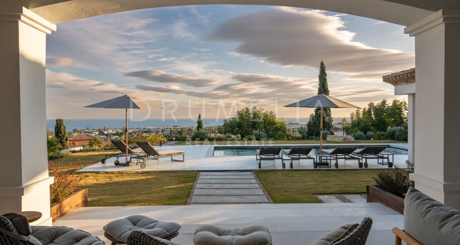 Renovated villa with panoramic views in Los Flamingos, Benahavís