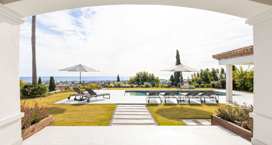 Renovated villa with panoramic views in Los Flamingos, Benahavís